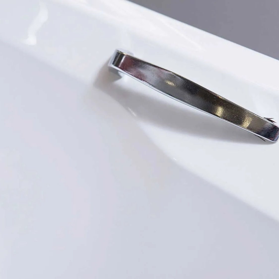 Coral White Built-in Straight Bath with Handles – 1700 x 700mm - Image 2