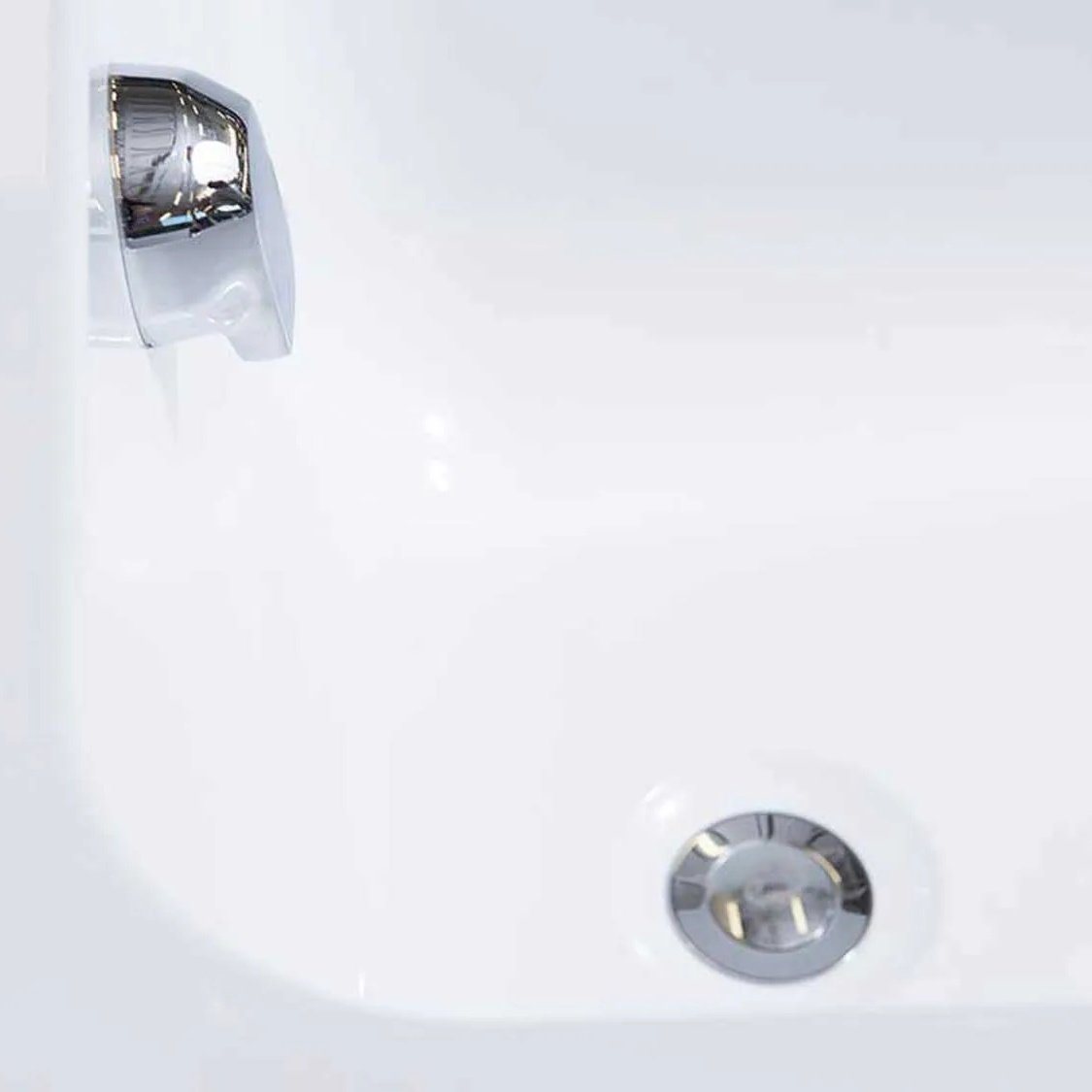 Coral White Built-in Straight Bath with Handles – 1700 x 700mm - Image 4